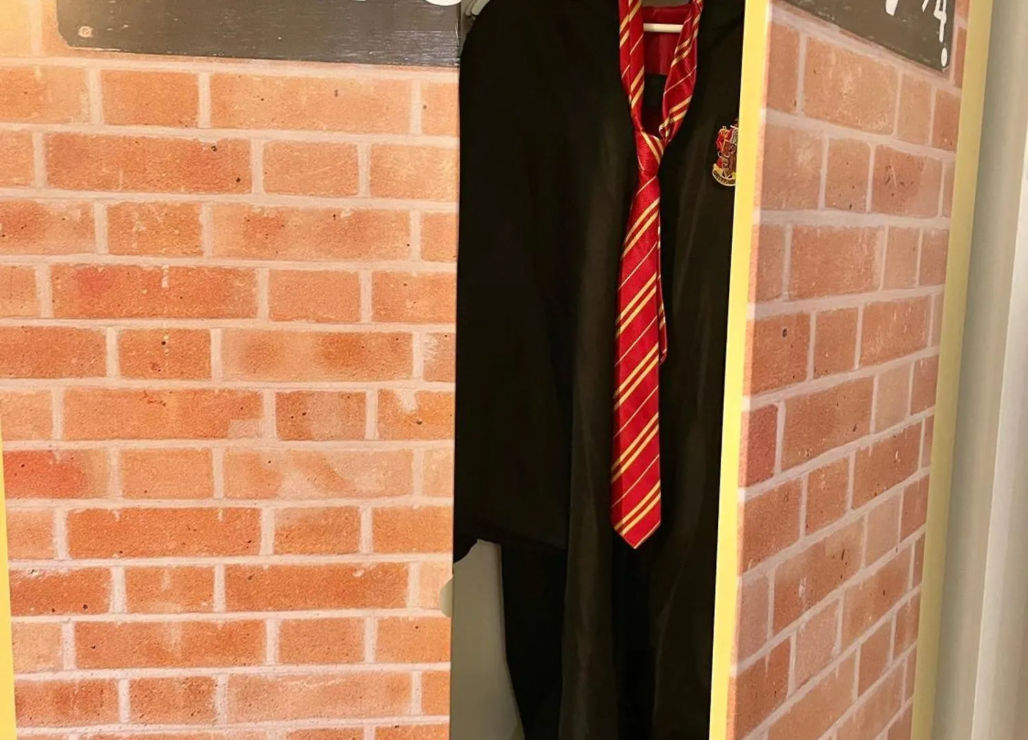 Harry Potter A 2 Min A Piedi Da Corso Como Milan 0*,  Italy