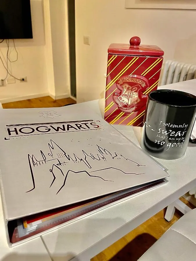 Harry Potter A 2 Min A Piedi Da Corso Como Milan 0*,